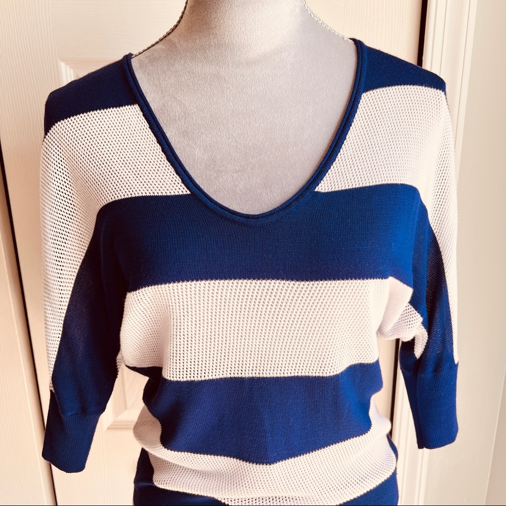 Price⬇️ Express 3/4 Sleeve Boating Top